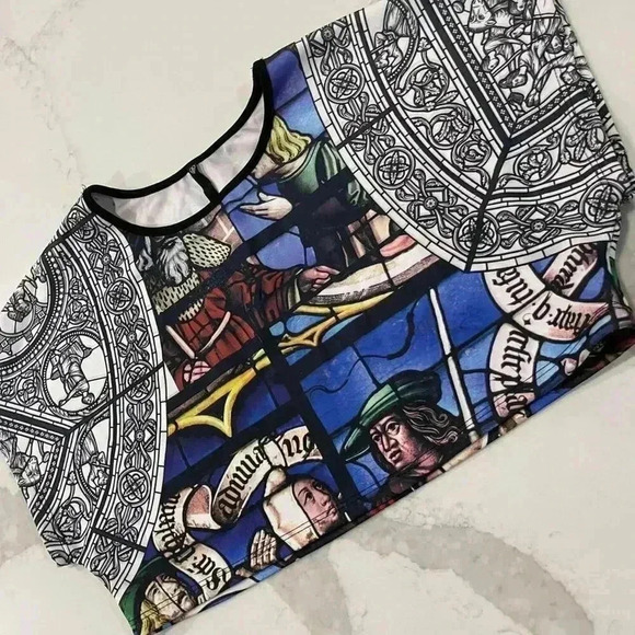 Love Culture Cathedral Stained Glass Short Sleeve Crop Top Shirt Women’s Large - Picture 2 of 7